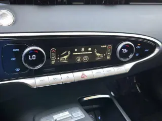 Genesis GV70 2024 AWD 2.5T Estándar 4p SUV