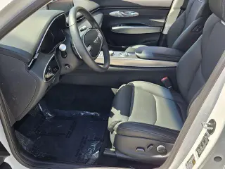 Genesis GV70 2024 AWD 2.5T Estándar 4p SUV