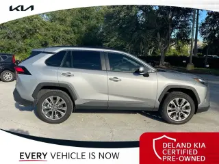 Toyota RAV4 2023 XLE Premium 4dr SUV