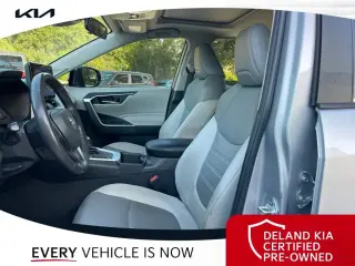Toyota RAV4 2023 XLE Premium 4dr SUV