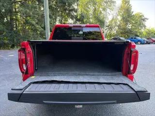 GMC Sierra 1500 2019 4x2 SLT 4dr Crew Cab 5.8 ft. SB