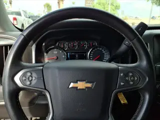 Chevrolet Silverado 1500 2018 4x2 LT 4p Cabatón Tripulada 5.8 ft. CB