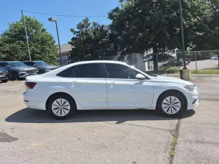 Volkswagen Jetta 2019 S 4dr Sedán 8P