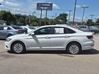 Volkswagen Jetta 2019 S 4dr Sedán 8P