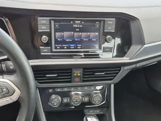 Volkswagen Jetta 2024 SE 4p Sedan