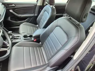 Volkswagen Jetta 2024 SE 4p Sedan