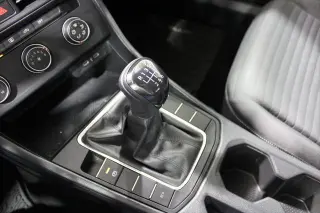 Volkswagen Jetta 2023 S 4p Sedan 6M