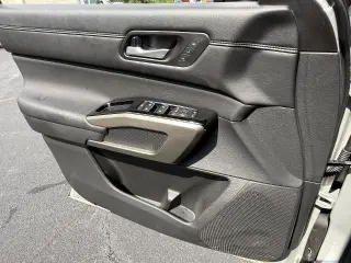 Nissan Pathfinder 2025 4WD Platinum SUV de 4 puertas