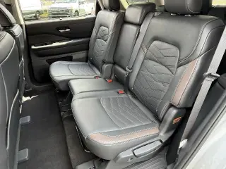 Nissan Pathfinder 2025 4WD Platinum SUV de 4 puertas