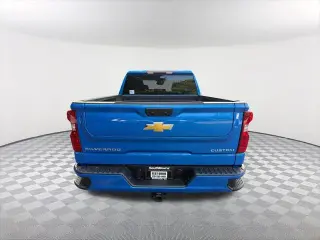 Chevrolet Silverado 1500 2025 4x2 Custom 4dr Crew Cab 5.8 ft. CB