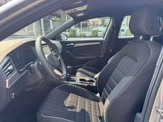Volkswagen Jetta 2022 Sport 4dr Sedan 6M