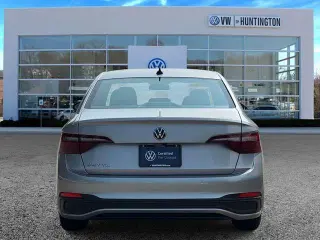 Volkswagen Jetta 2022 Sport 4dr Sedan 6M