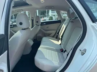 Volkswagen Jetta 2023 SE 4dr Sedán