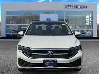 Volkswagen Jetta 2023 SE 4dr Sedán