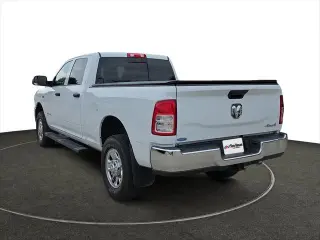 Ram 2500 2021 4x4 Tradesman 4p Cab de Tripulacion 6.3 ft. CA Camioneta