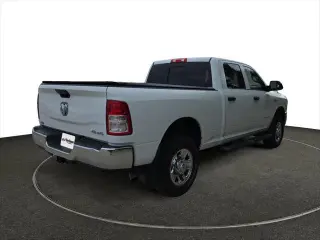 Ram 2500 2021 4x4 Tradesman 4p Cab de Tripulacion 6.3 ft. CA Camioneta