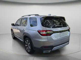 Honda Pilot 2025 Touring 4p SUV