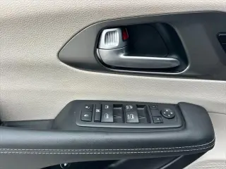 Chrysler Pacifica Plug-In Hybrid 2024 Select 4dr Mini-Van