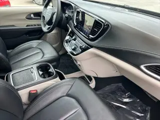Chrysler Pacifica Plug-In Hybrid 2024 Select 4dr Mini-Van