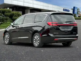Chrysler Pacifica Plug-In Hybrid 2024 Select 4dr Mini-Van
