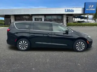 Chrysler Pacifica Plug-In Hybrid 2024 Select 4dr Mini-Van