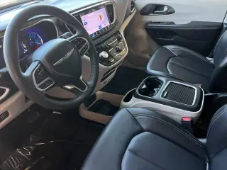 Chrysler Pacifica Plug-In Hybrid 2024 Select 4dr Mini-Van