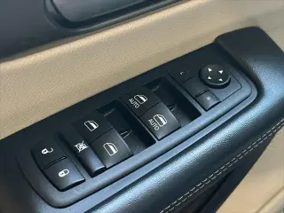 Chrysler Pacifica Plug-In Hybrid 2024 Select 4dr Mini-Van