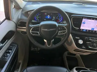 Chrysler Pacifica Plug-In Hybrid 2024 Select 4dr Mini-Van
