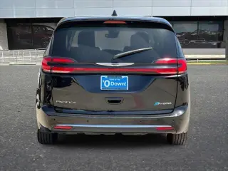 Chrysler Pacifica Plug-In Hybrid 2024 Select 4dr Mini-Van