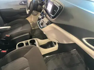Chrysler Voyager 2022 LX 4dr Mini-Van