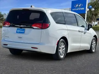 Chrysler Voyager 2022 LX 4dr Mini-Van