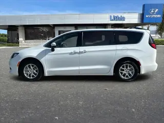 Chrysler Voyager 2022 LX 4dr Mini-Van