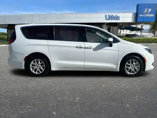 Chrysler Voyager 2022 LX 4dr Mini-Van