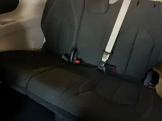 Chrysler Voyager 2023 LX 4p Mini-Van