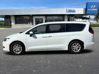 Chrysler Voyager 2023 LX 4p Mini-Van