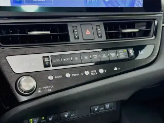 Lexus ES 350 2023 F SPORT Handling 4dr Sedan