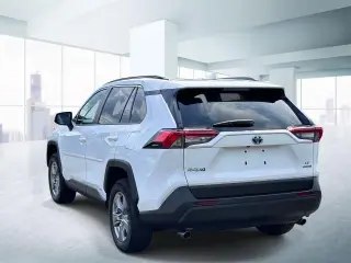 Toyota RAV4 Híbrido 2024 AWD LE 4dr SUV