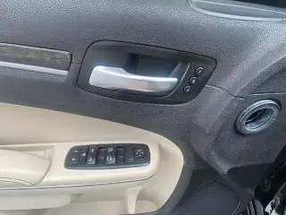 Chrysler 300 2018 AWD Limited 4dr Sedán
