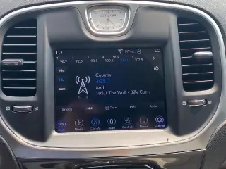 Chrysler 300 2018 AWD Limited 4dr Sedán