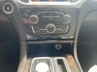 Chrysler 300 2018 AWD Limited 4dr Sedán