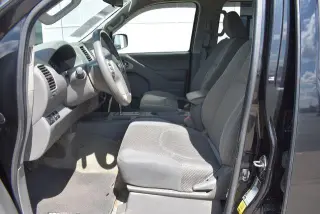 Nissan Frontier 2016 4x4 SV 4p Crew Cab 5 ft. SB Pickup 6M (versión de mitad de año)