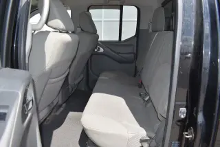 Nissan Frontier 2016 4x4 SV 4p Crew Cab 5 ft. SB Pickup 6M (versión de mitad de año)