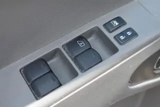 Nissan Frontier 2016 4x4 SV 4p Crew Cab 5 ft. SB Pickup 6M (versión de mitad de año)