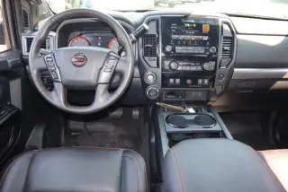 Nissan Titan 2024 4x4 PRO-4X 4p Cabaña de Tripulación 5.6 ft. SB