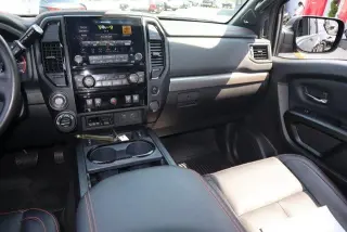 Nissan Titan 2024 4x4 PRO-4X 4p Cabaña de Tripulación 5.6 ft. SB