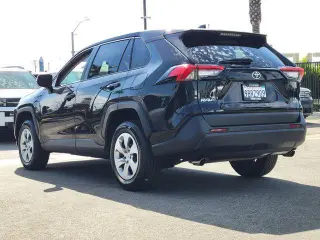 Toyota RAV4 2022 AWD LE 4p SUV