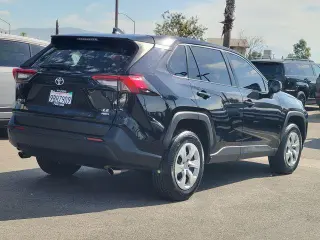 Toyota RAV4 2022 AWD LE 4p SUV