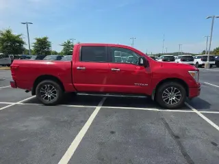 Nissan Titan 2021 4x2 SV 4dr Crew Cab 5.6 ft. SB