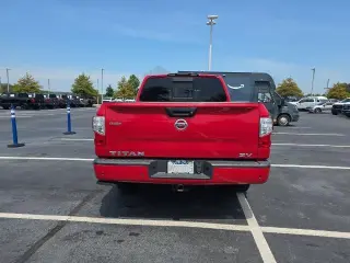 Nissan Titan 2021 4x2 SV 4dr Crew Cab 5.6 ft. SB
