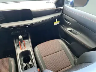 Nissan Kicks 2025 SR 4dr Crossover